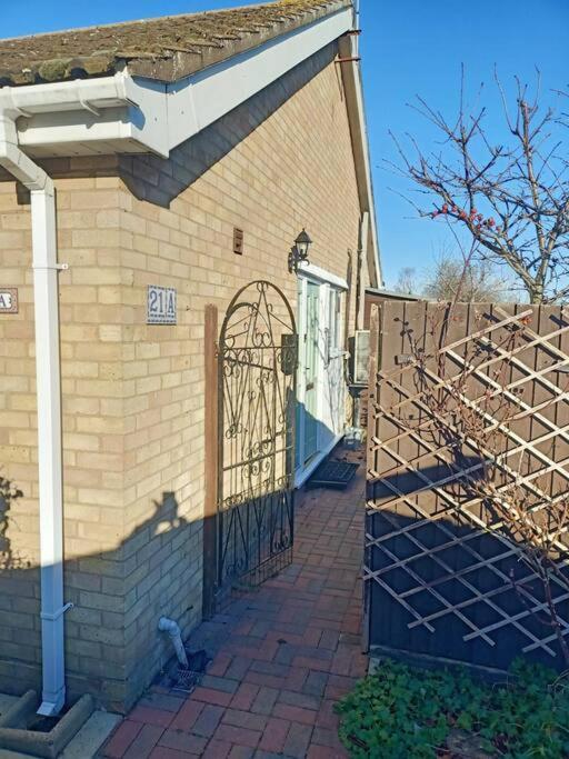 Lotus House Apartment Needingworth Exterior photo